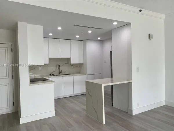 $7,200 | 201 Crandon Boulevard, Unit 306, Key Biscayne, FL 33149