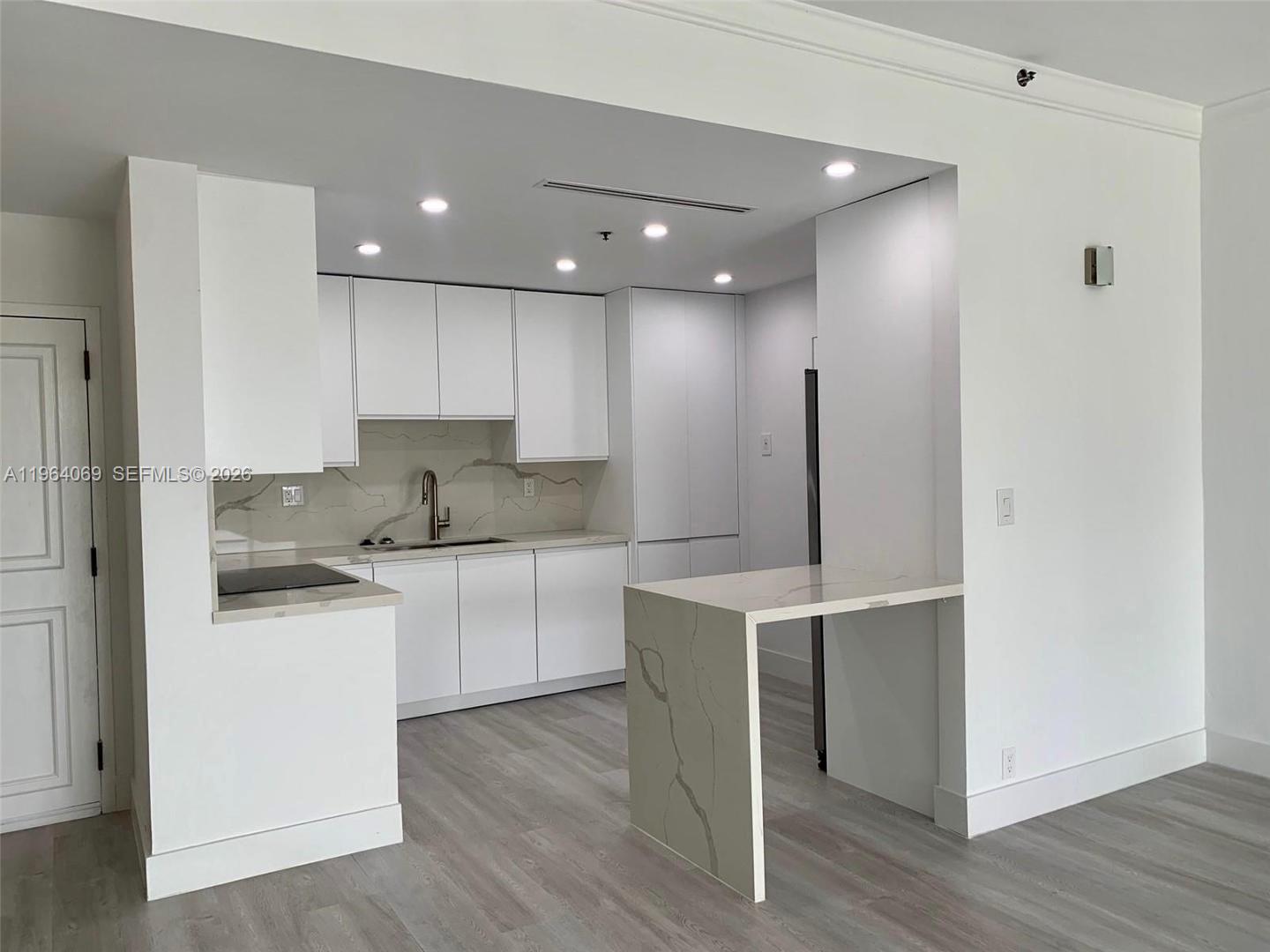 201 Crandon Boulevard, Unit 306 Key Biscayne, FL 33149 - Photo 2 of 20