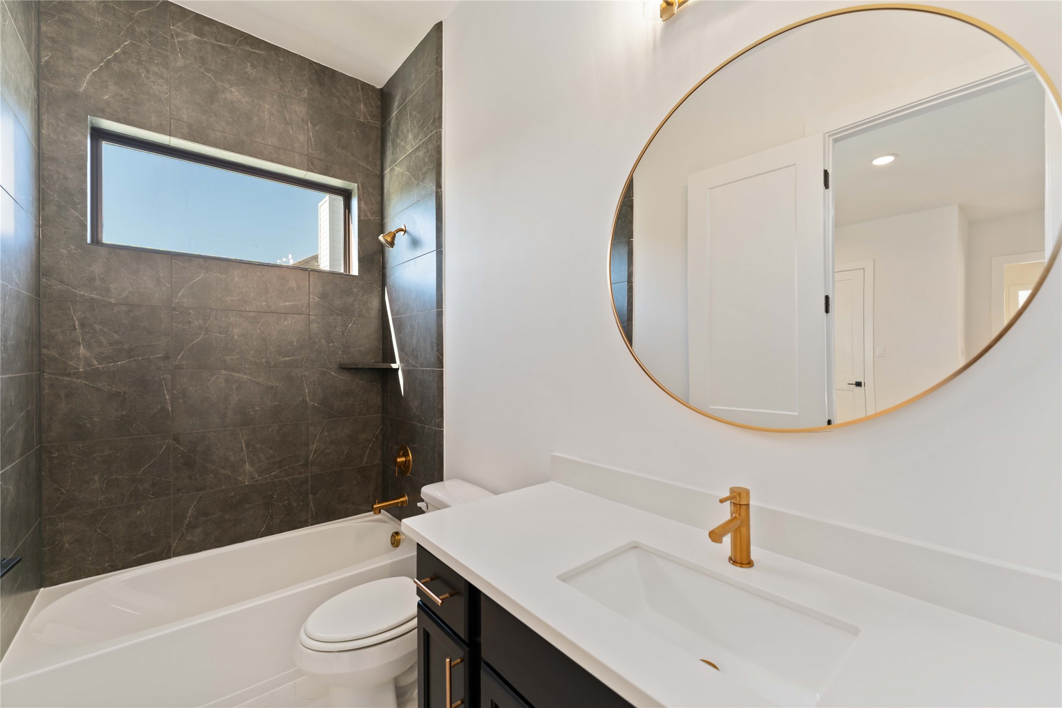 1458 Oak Tree Drive Houston, TX 77055 - Photo 18 of 21