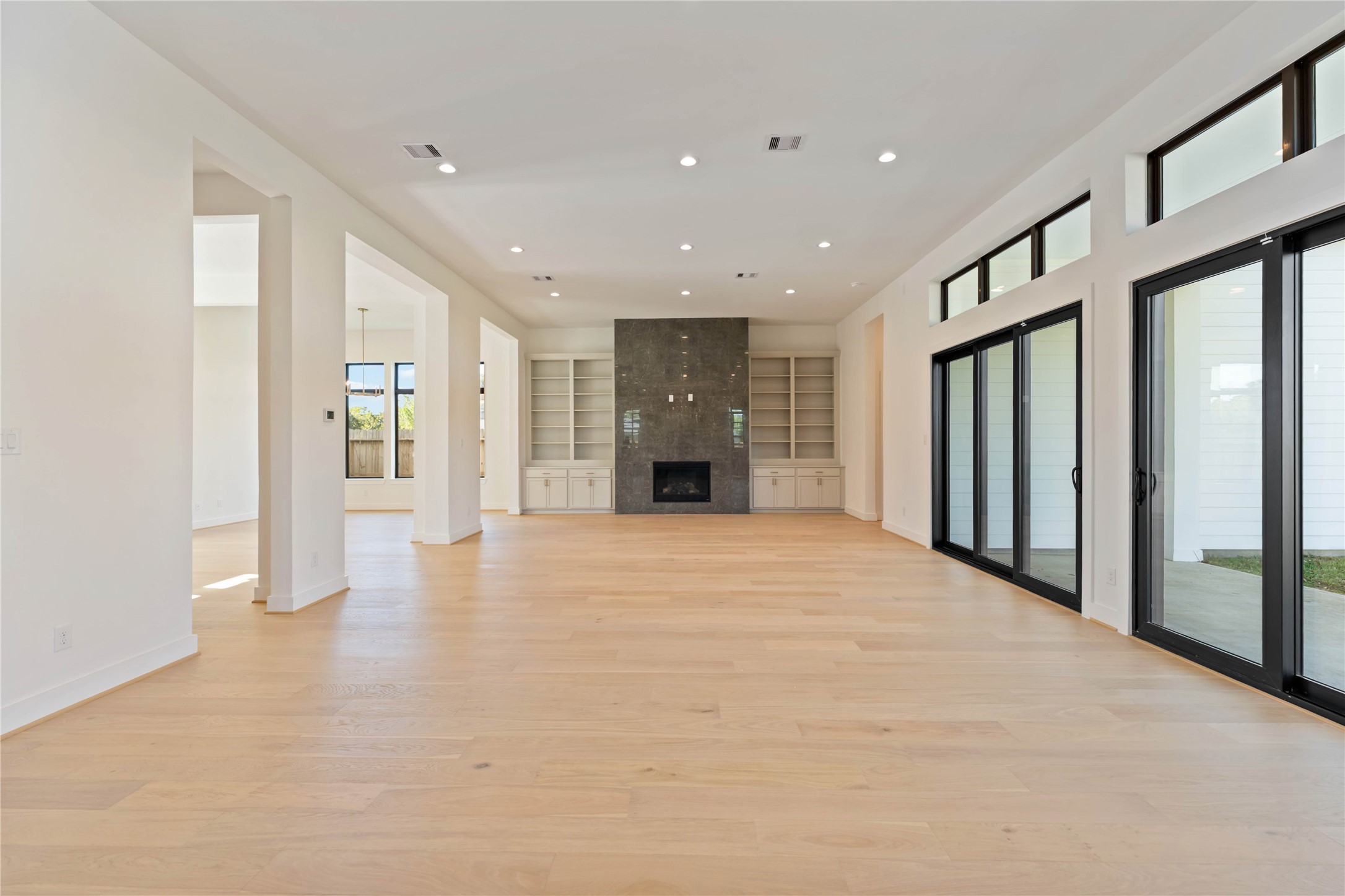 1458 Oak Tree Drive Houston, TX 77055 - Photo 8 of 21