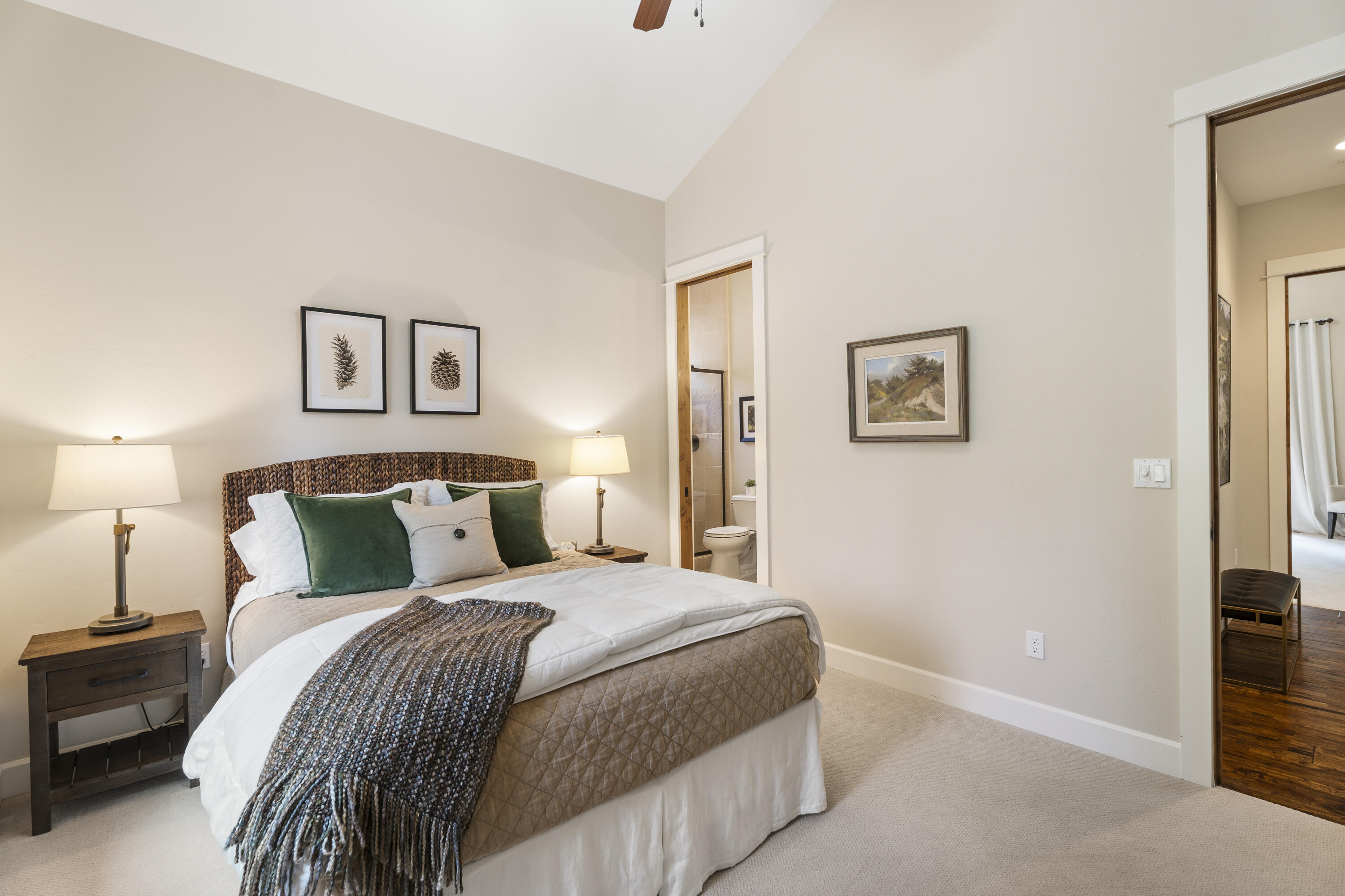 56155 Sable Rock Loop, Unit 277 Bend, OR 97707 - Photo 39 of 63 Bedroom #3 - Suite
