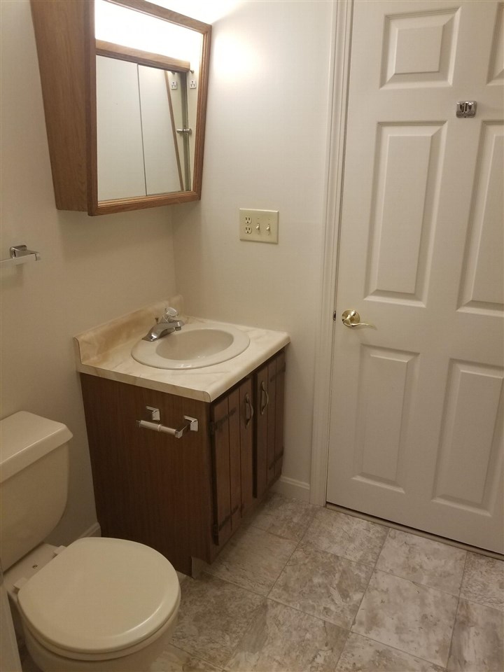 15 East Ridge Road, Unit B1 Merrimack, NH 03054 - Photo 6 of 7