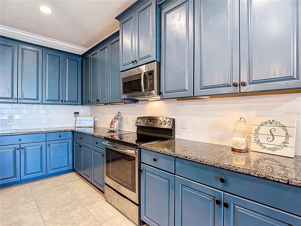 18585 Rococo Road Spring Hill, FL 34610 - Photo 19 of 94