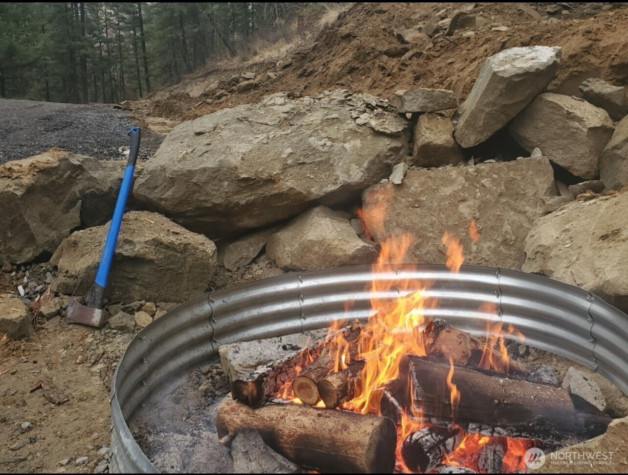 7797 Brender Canyon Road Cashmere, WA 98815 - Photo 15 of 15 a view of a fireplace