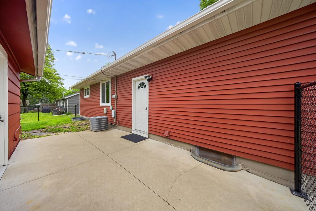403 3rd Avenue Northeast Byron, MN 55920 - Photo 4 of 43
