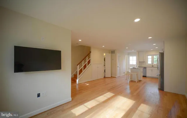 $2,700 | 2503 Holman Avenue, Silver Spring, MD 20910