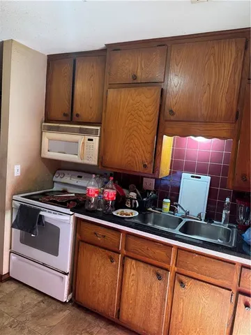 $179,900 | 9311 East 9th Street South, Independence, MO 64053