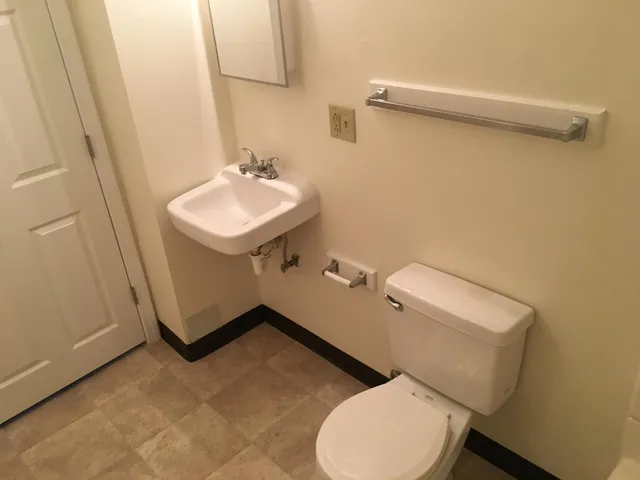 $1,628 | 239 Turner Street, Unit 3, Manchester, NH 03102