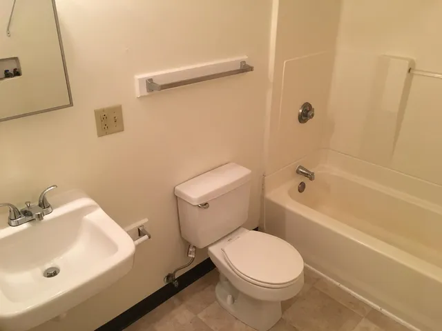 $1,628 | 239 Turner Street, Unit 3, Manchester, NH 03102