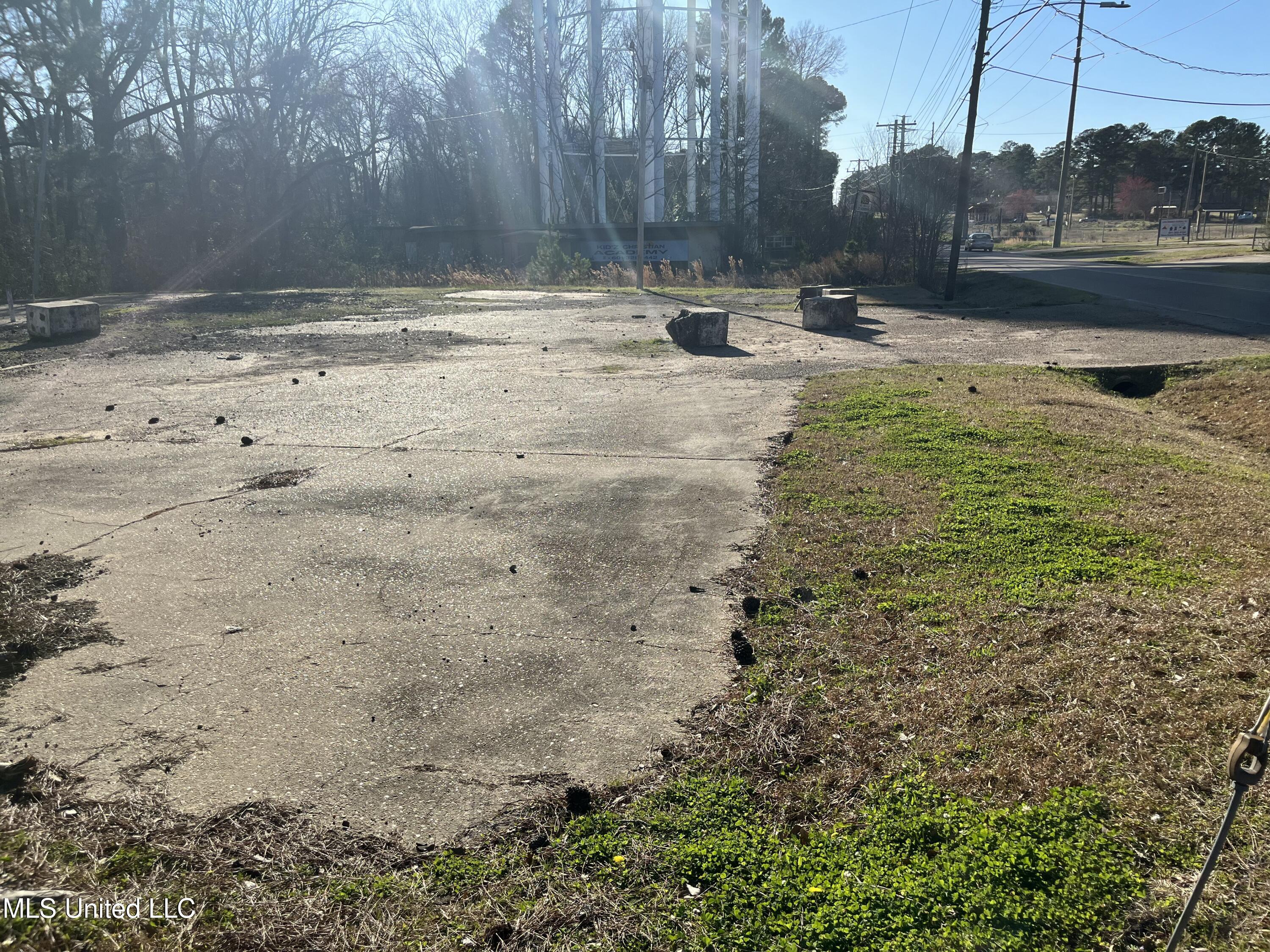 Forest Avenue Jackson, MS 39206 - Photo 2 of 11 IMG_4315