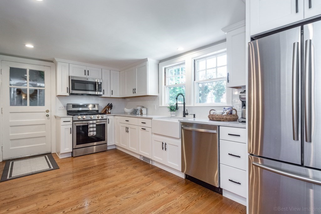 173 Tahattawan Road Littleton, MA 01460 - Photo 4 of 32 Gallery Image 4