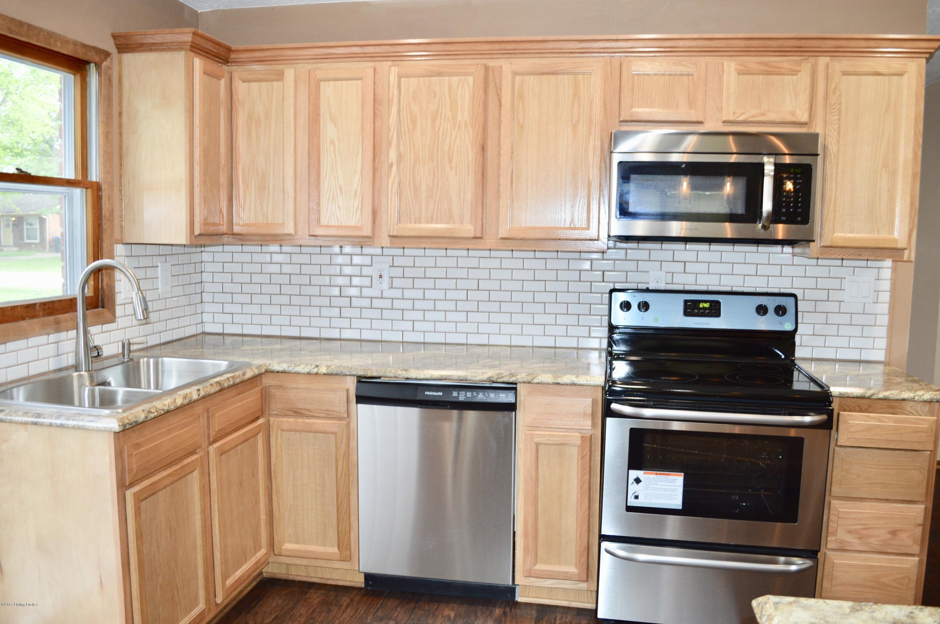 6809 Barbrook Road Louisville, KY 40258 - Photo 9 of 19 fullsizeoutput_129c