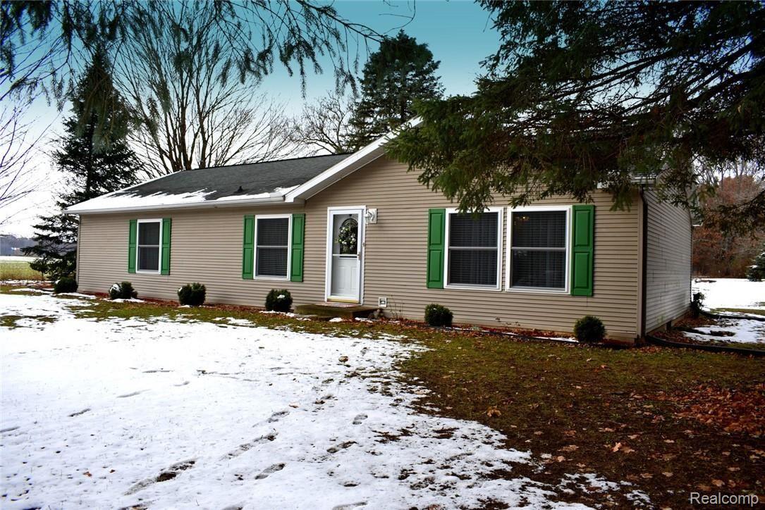 6550 Pinckney Road Pinckney, MI 48169 - Photo 1 of 32 1 FRONT.JPG