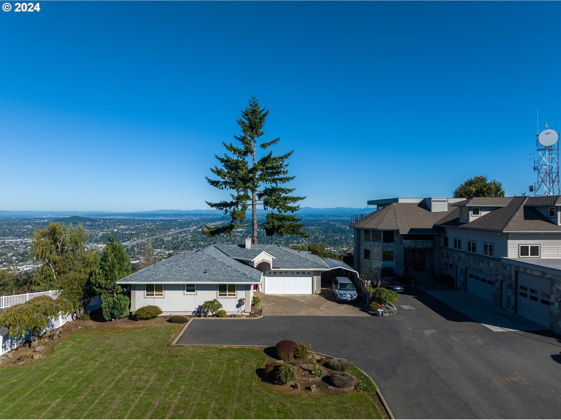 10777 Southeast Ridgeway Drive Happy Valley, OR 97086 - Photo 2 of 42 Gallery Image 2