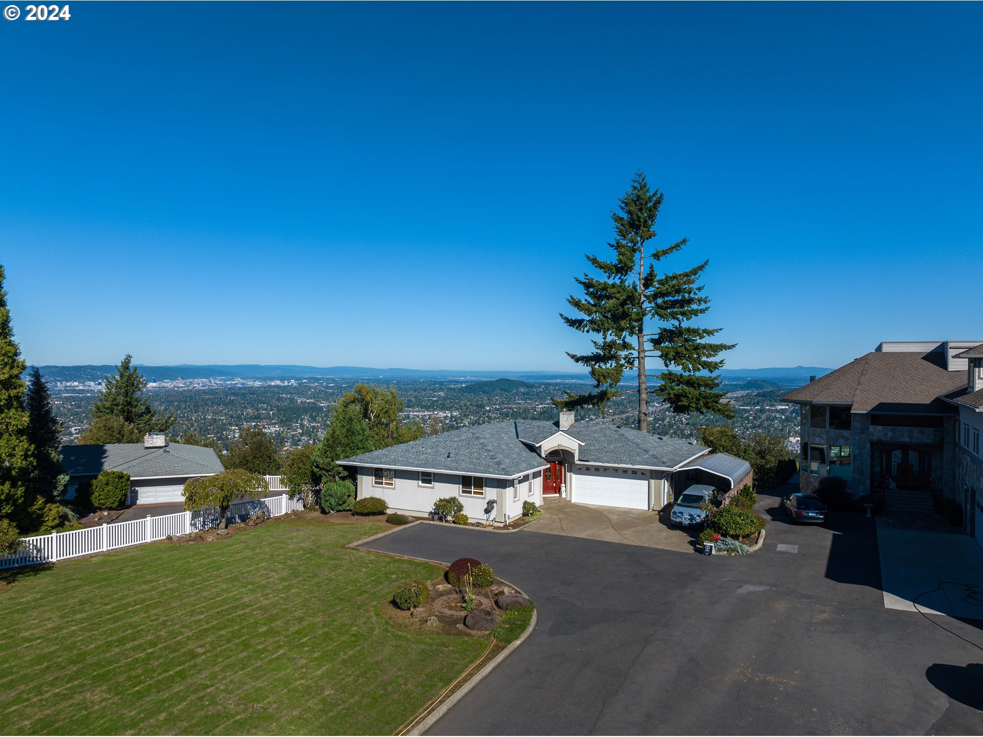 10777 Southeast Ridgeway Drive Happy Valley, OR 97086 - Photo 5 of 42 Gallery Image 5