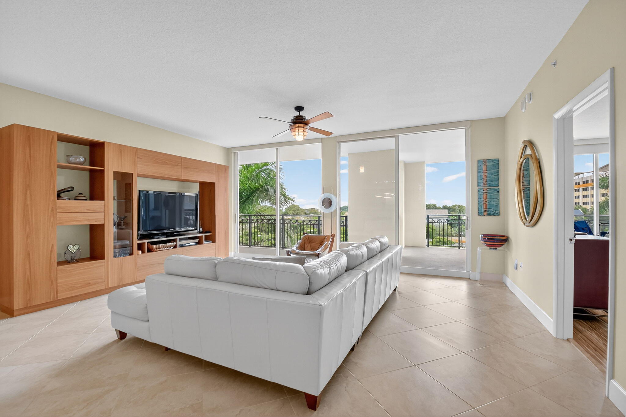 550 Okeechobee Boulevard, Unit 423 West Palm Beach, FL 33401 - Photo 11 of 120 Living Area Views