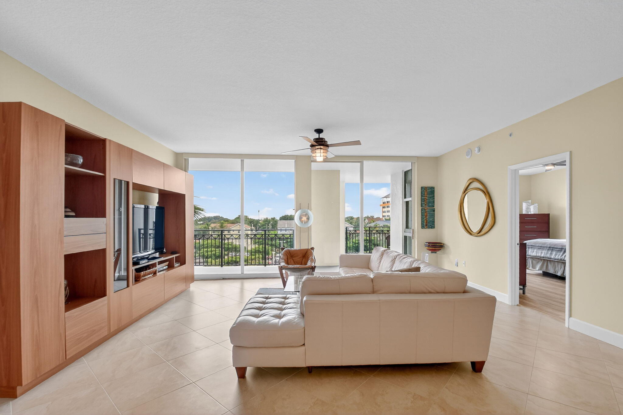 550 Okeechobee Boulevard, Unit 423 West Palm Beach, FL 33401 - Photo 12 of 120 Living Area Views