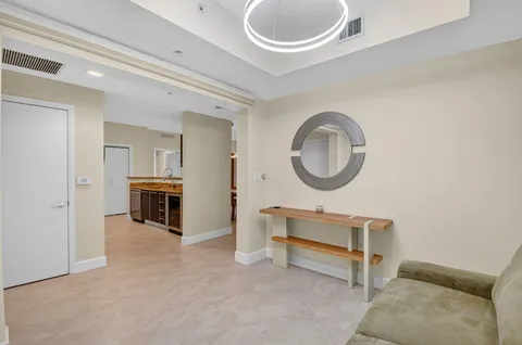 $999,000 | 550 Okeechobee Boulevard, Unit 423, West Palm Beach, FL 33401