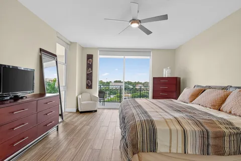 $999,000 | 550 Okeechobee Boulevard, Unit 423, West Palm Beach, FL 33401