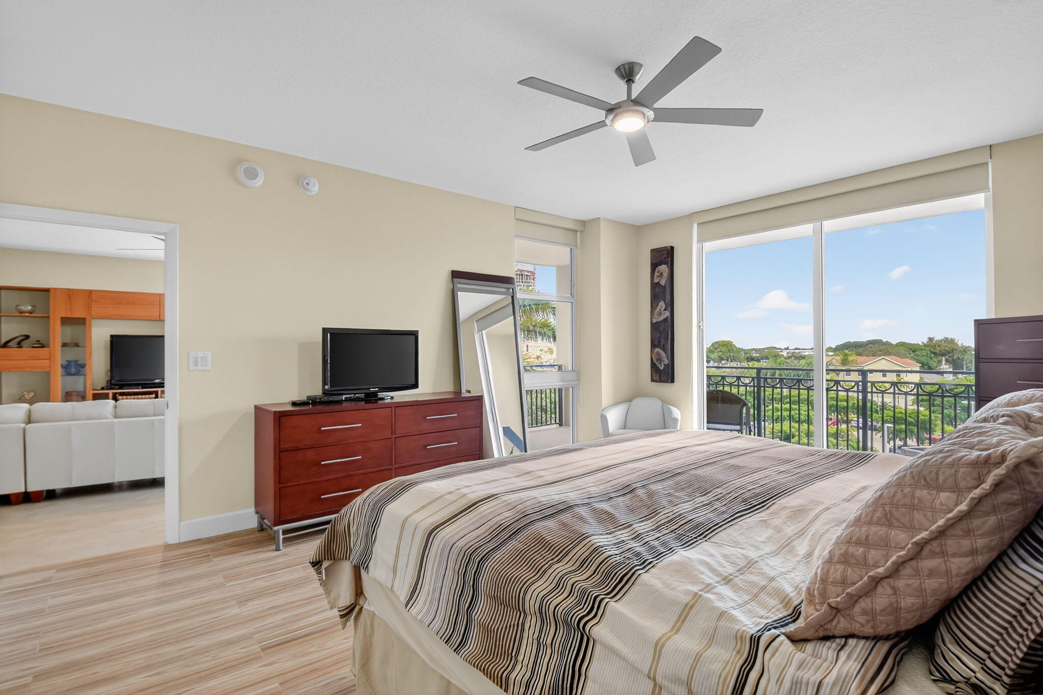 550 Okeechobee Boulevard, Unit 423 West Palm Beach, FL 33401 - Photo 23 of 120 Spacious Primary Bedroom Views