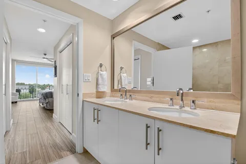 $999,000 | 550 Okeechobee Boulevard, Unit 423, West Palm Beach, FL 33401