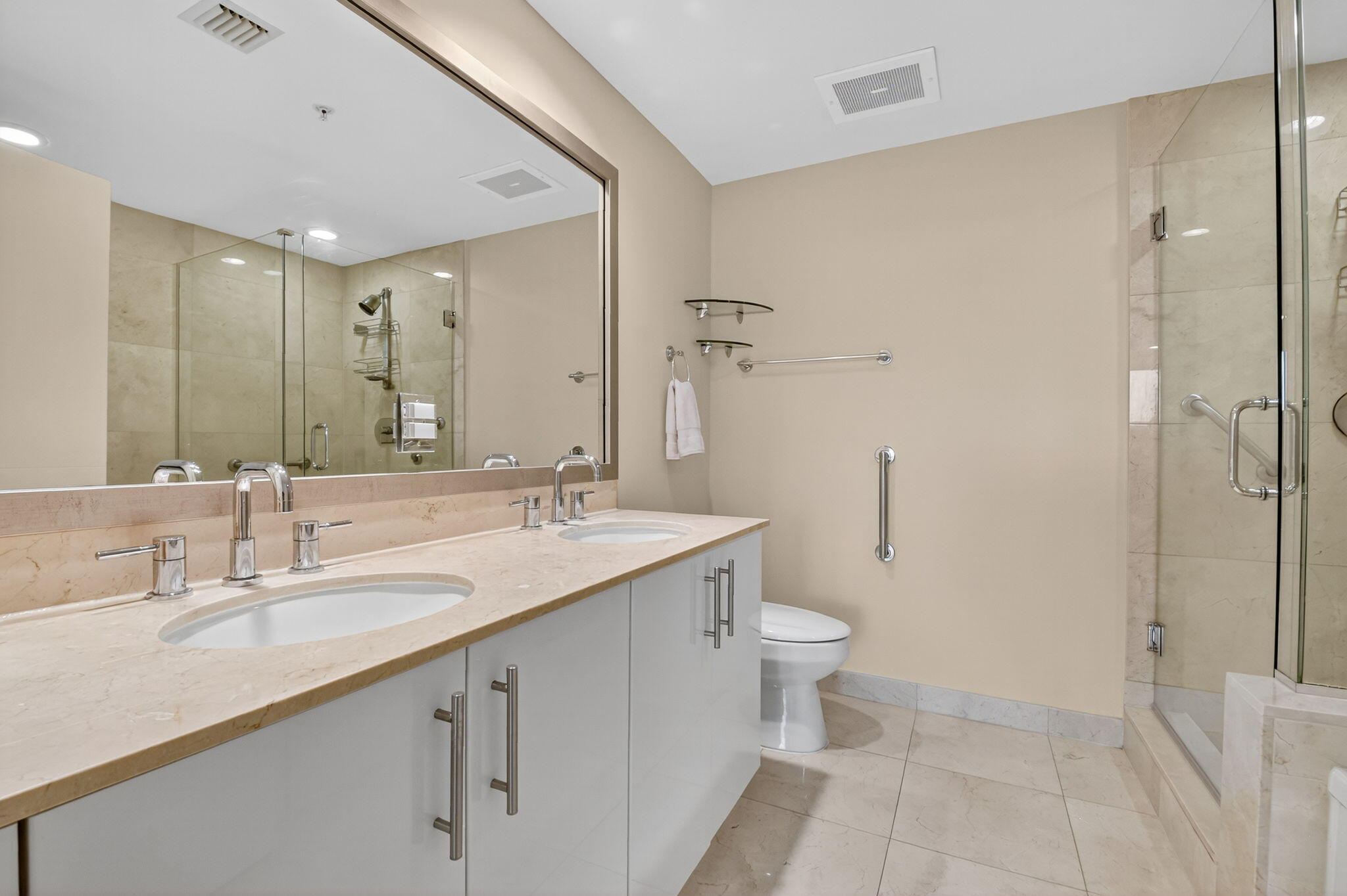 550 Okeechobee Boulevard, Unit 423 West Palm Beach, FL 33401 - Photo 26 of 120 Primary Bathroom, Double Sink Vanity