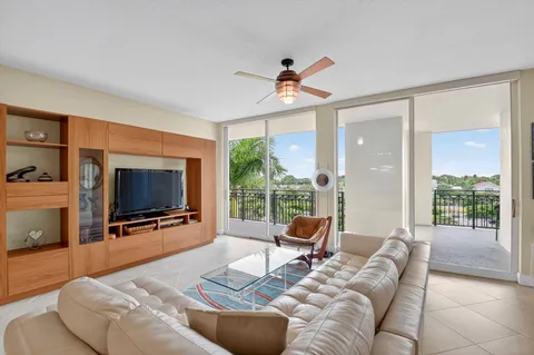 $999,000 | 550 Okeechobee Boulevard, Unit 423, West Palm Beach, FL 33401