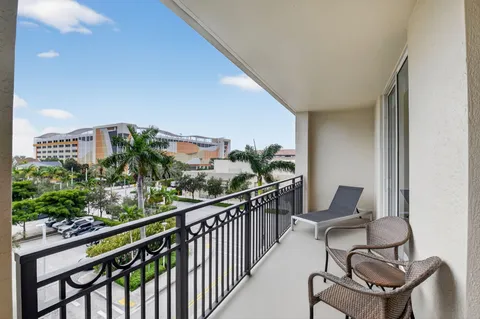$999,000 | 550 Okeechobee Boulevard, Unit 423, West Palm Beach, FL 33401