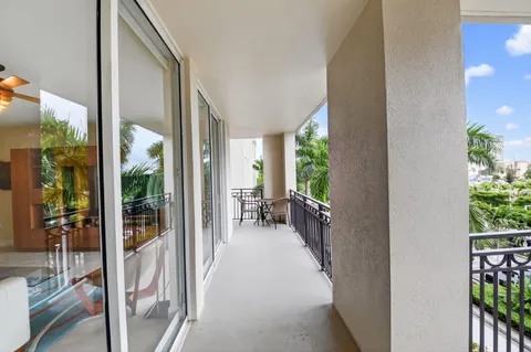 $999,000 | 550 Okeechobee Boulevard, Unit 423, West Palm Beach, FL 33401
