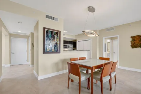 $999,000 | 550 Okeechobee Boulevard, Unit 423, West Palm Beach, FL 33401