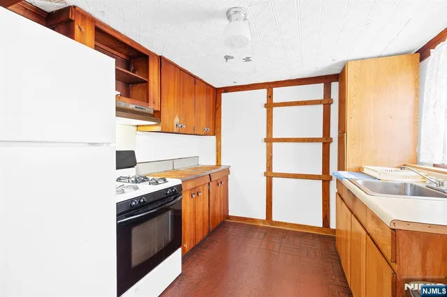 $399,888 | 33 Oak Street, Bloomfield, NJ 07003