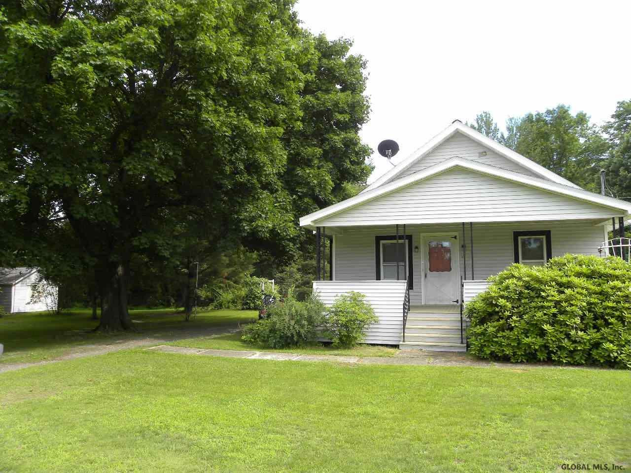 12 Tabor Road Halfmoon, NY 12151 - Photo 1 of 8 Photo 1