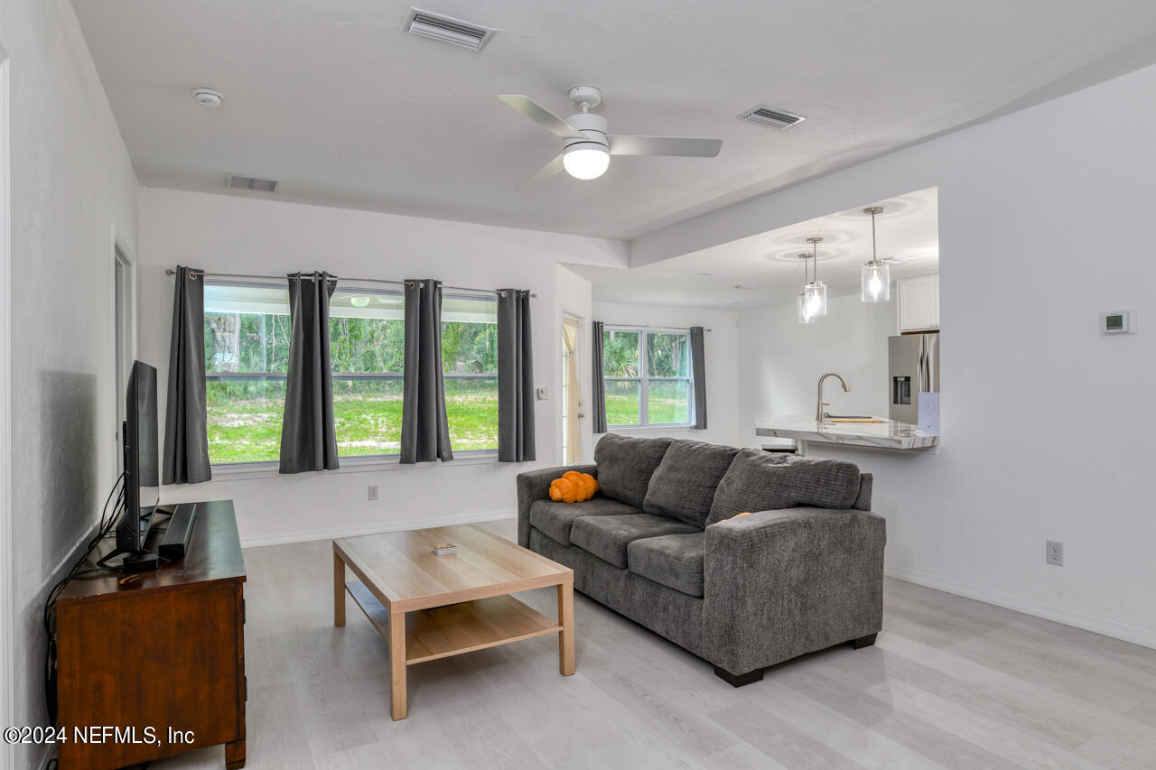 101 Killian Drive Hawthorne, FL 32640 - Photo 9 of 34 OPEN LIVING AREA