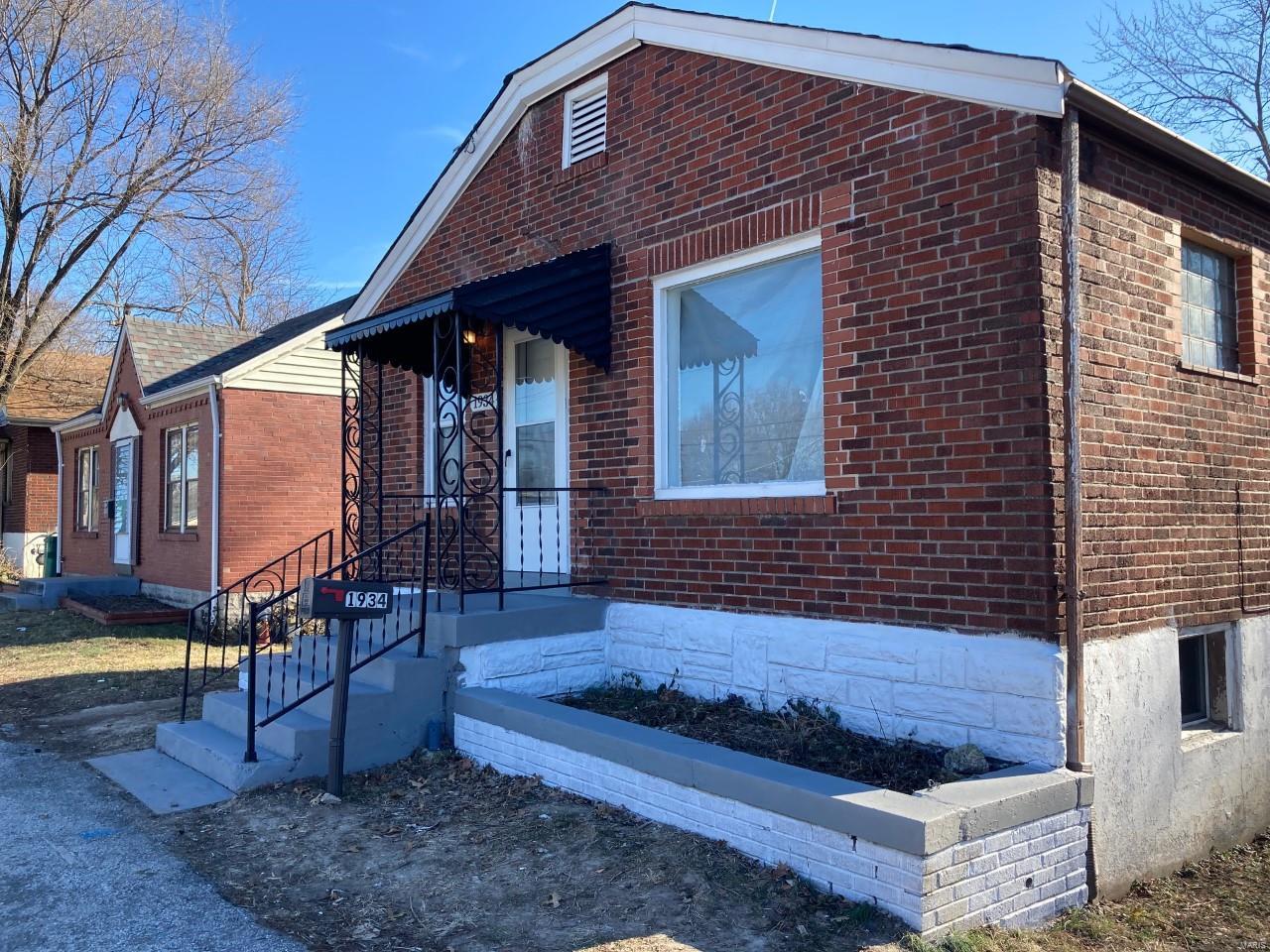 1934 Chambers Road St. Louis, MO 63136 - Photo 1 of 14 Gallery Image 1