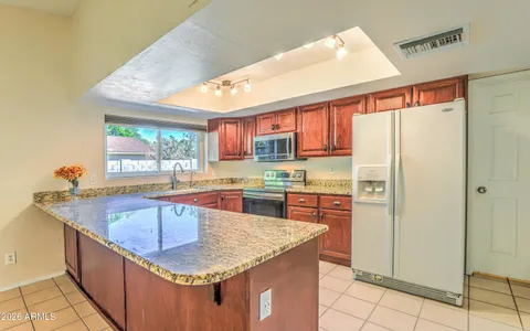$425,000 | 3136 West Tierra Buena Lane, Phoenix, AZ 85053