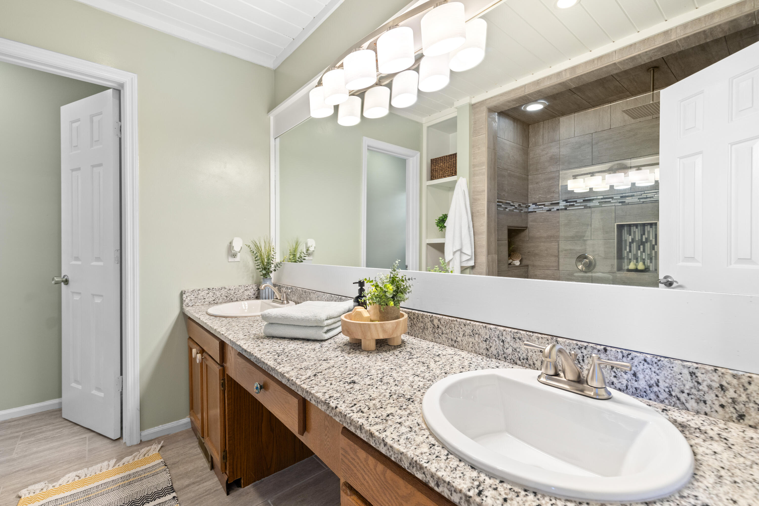 857 Joe Rivers Road Charleston, SC 29412 - Photo 18 of 38 Primary Bathroom