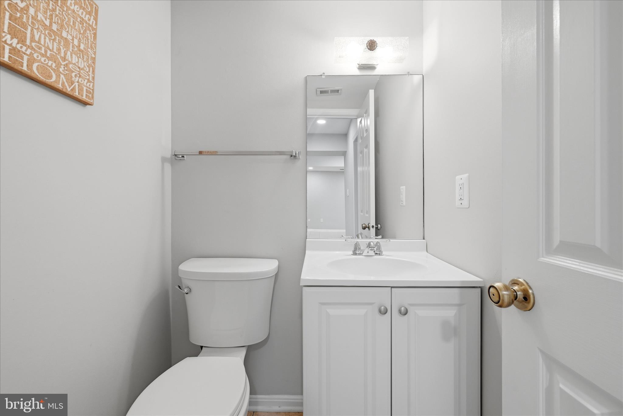 11533 Pine Cone Court Reston, VA 20191 - Photo 29 of 60 Bathroom