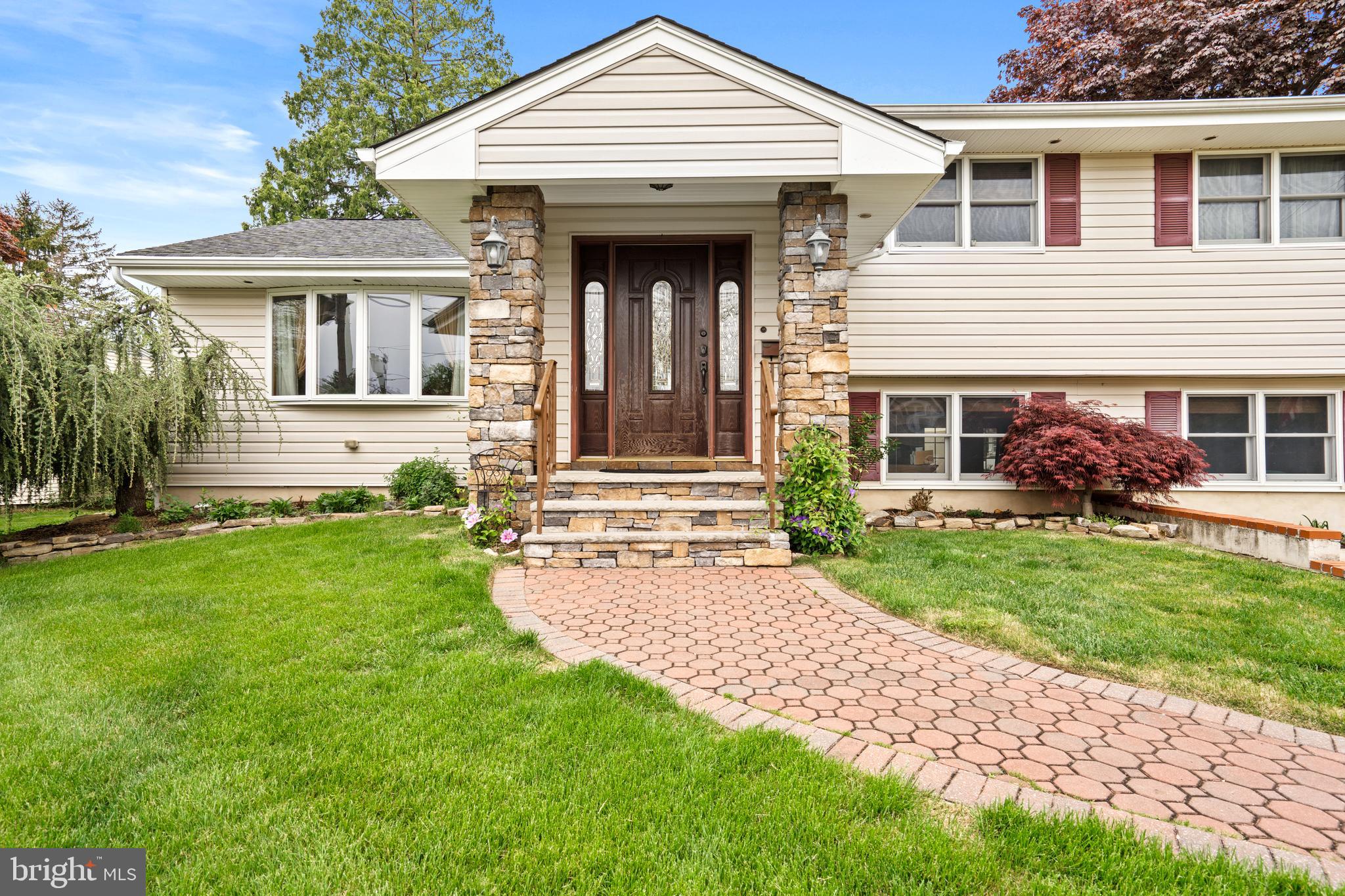 2 Dailey Drive Hamilton, NJ 08620 - Photo 3 of 28 Gallery Image 3