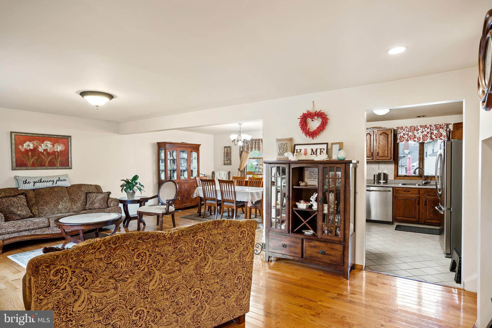 2 Dailey Drive Hamilton, NJ 08620 - Photo 5 of 28 Gallery Image 5