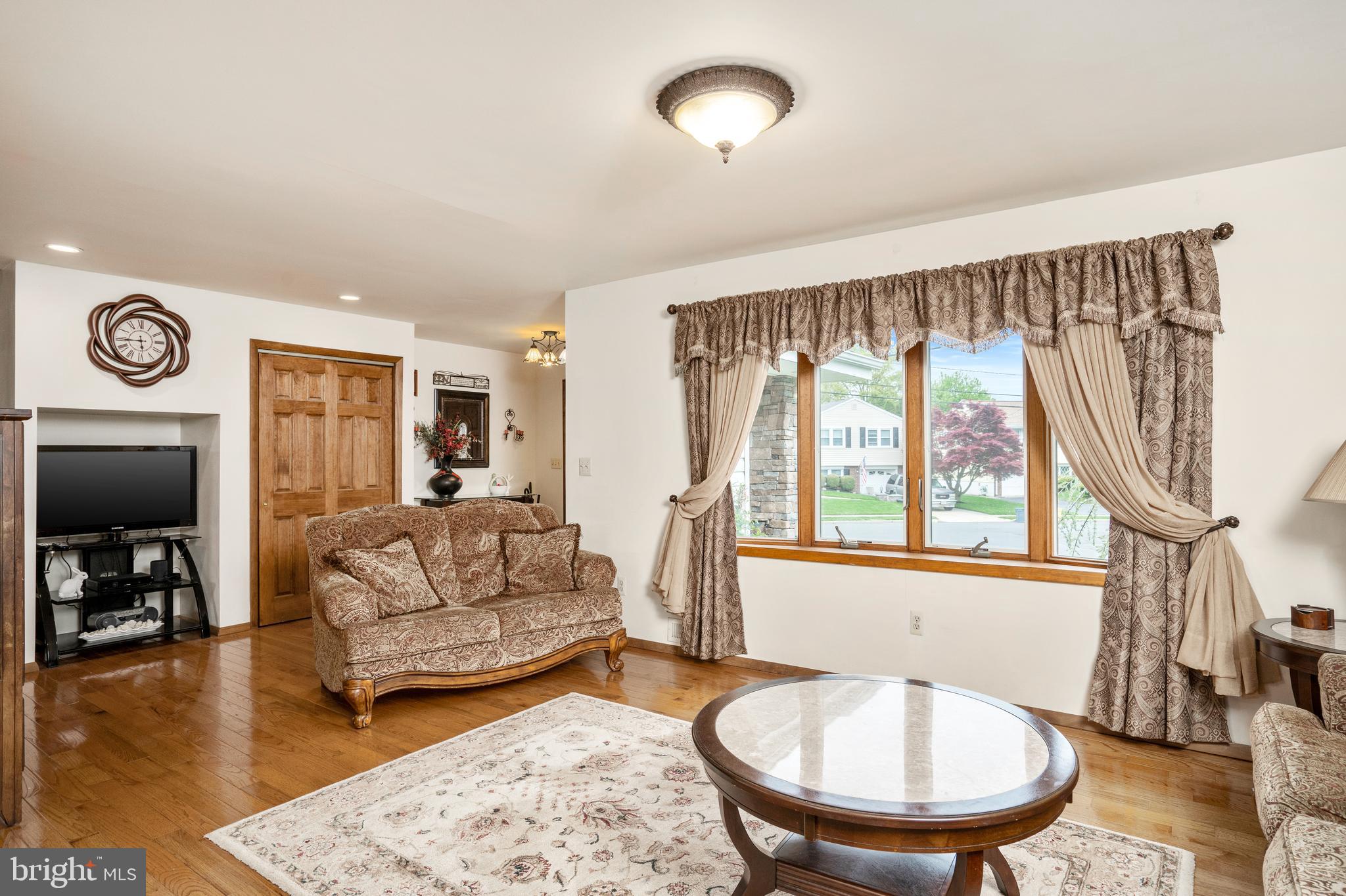 2 Dailey Drive Hamilton, NJ 08620 - Photo 7 of 28 Gallery Image 7