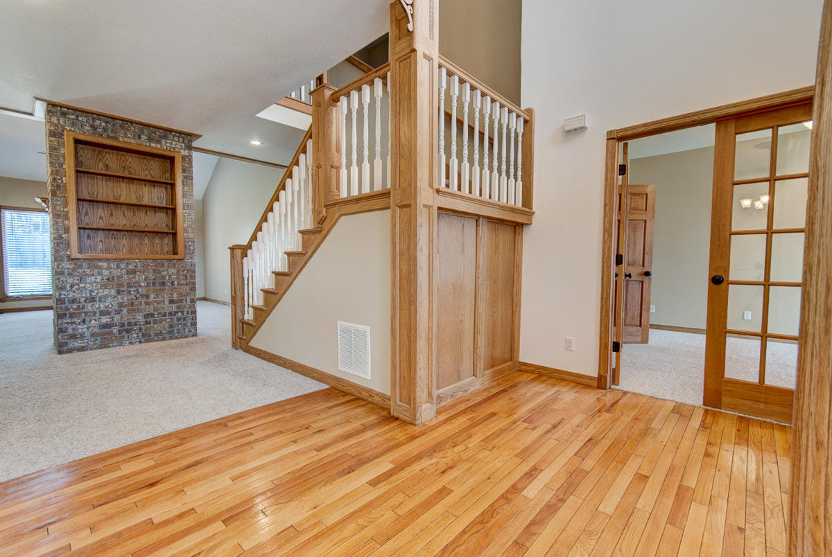4883 South Buckingham Lane Springfield, MO 65810 - Photo 8 of 52 20160227154109369817000000-o