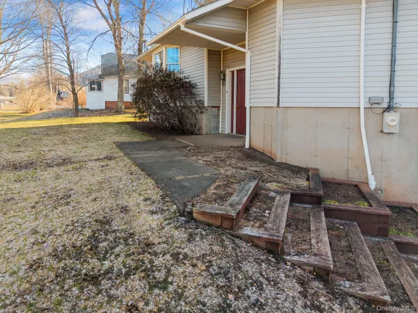 $2,100 | 52856 Highway 30, Denver, NY 12421