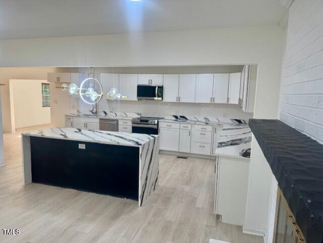 6924 Three Bridges Circle Raleigh, NC 27613 - Photo 3 of 23 Kitchen