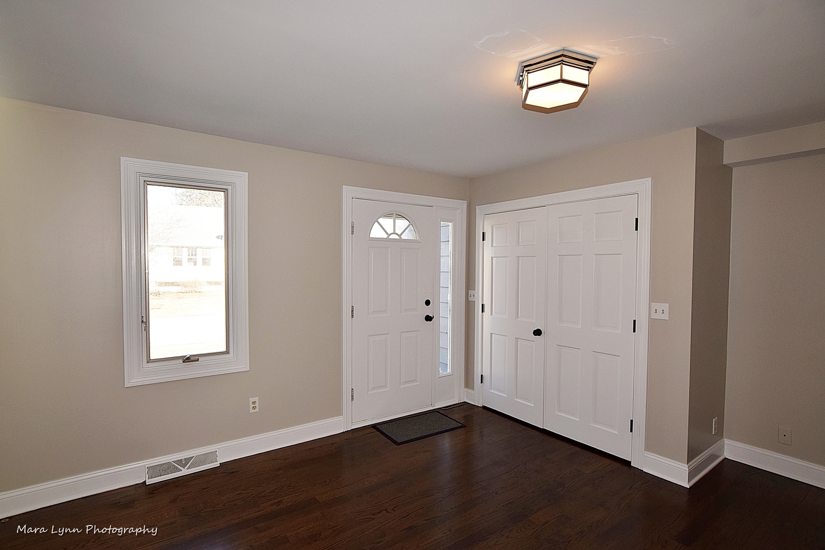 324 Spring Street Geneva, IL 60134 - Photo 3 of 32