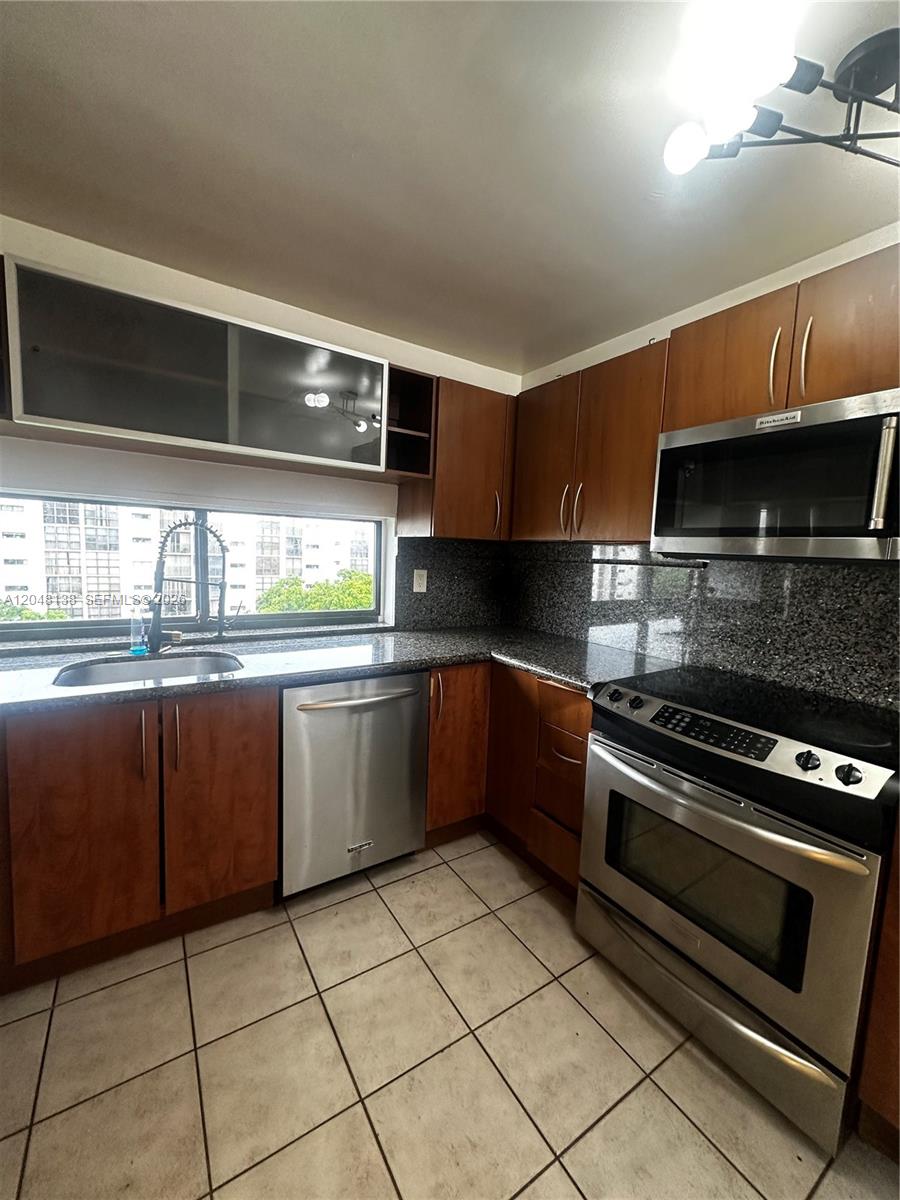 16919 North Bay Road, Unit 710 Sunny Isles Beach, FL 33160 - Photo 8 of 19