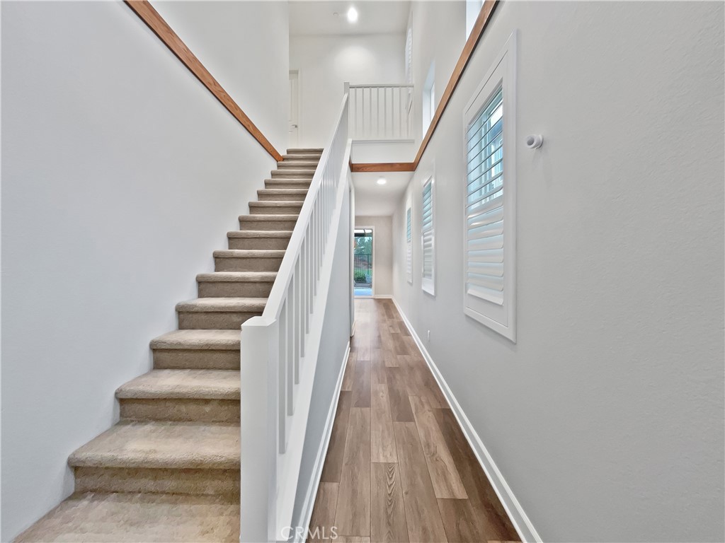 38352 Windingwalk Drive Murrieta, CA 92563 - Photo 17 of 28 a view of entryway