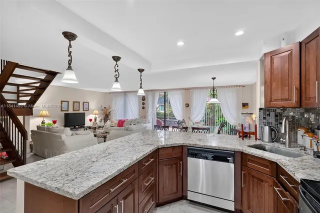 $520,000 | 3402 Torremolinos Avenue, Unit F35, Doral, FL 33178