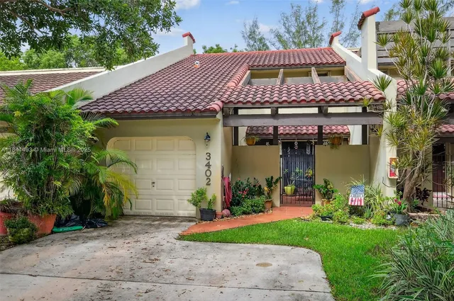 $520,000 | 3402 Torremolinos Avenue, Unit F35, Doral, FL 33178
