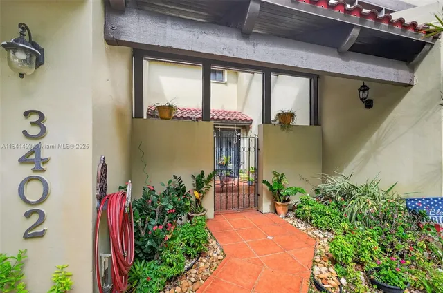 $520,000 | 3402 Torremolinos Avenue, Unit F35, Doral, FL 33178