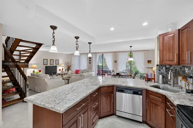 $520,000 | 3402 Torremolinos Avenue, Unit F35, Doral, FL 33178